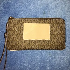 Michael Kors Wristlet